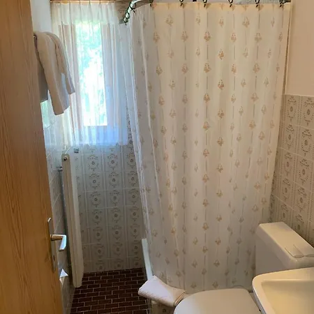 阿德勒酒店
