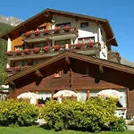 Adler 2* Saas-Grund